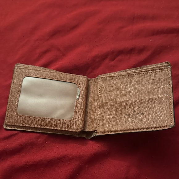 Classic Monogram Wallet - Picture 4 of 8